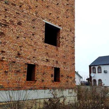Продаж будинку на 2 входи