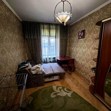 Пантелеймона Куліша вул., 4