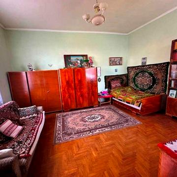 Продається 2 кімнатна квартира у центрі міста