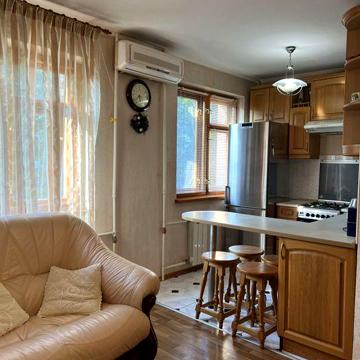 Продам 3 ком кв с ремонтом и гаражом Одесская пр Гагарина Аэрокосмичес