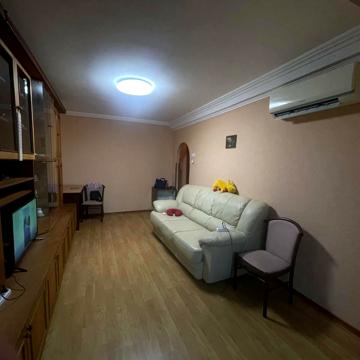 Героїв просп., 30