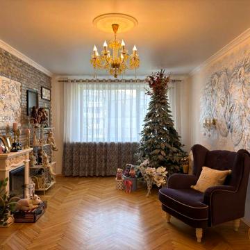Продається 4 кімнатна квартира ( кінцева Героїв Крут) 78/50/10