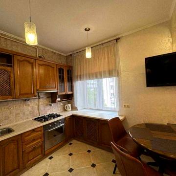 Продаж 2-кімнатної квартири, Кловський узвіз, 14/24, Сталінка,Кловська