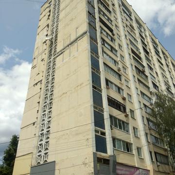 Академіка Янгеля вул., 8