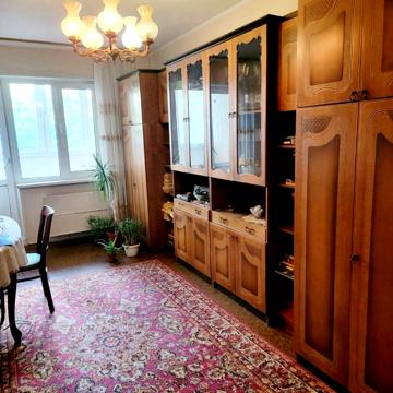 Академіка Глушкова просп., 33