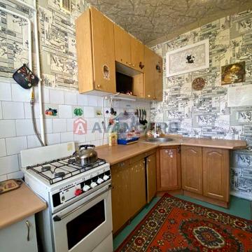 1 кімнатна Лівий Берег цегляний будинок 9 мікрорайон