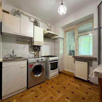 Продаж 2-кімнатної квартири в центрі — вул. Василіянок
