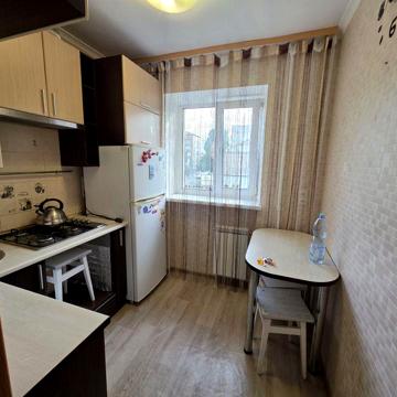 Оренда в центрі 23м.кв.. Вільна. Без тварин.
