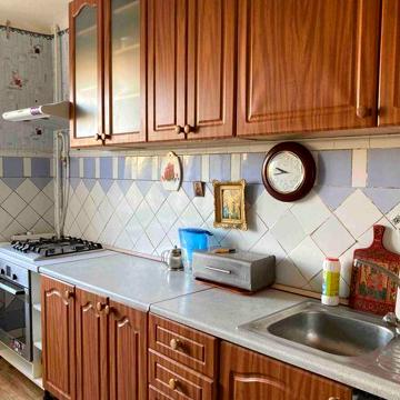 Аренда  2ком.   Ул.Берегового 4. Севастопольская площадь.
