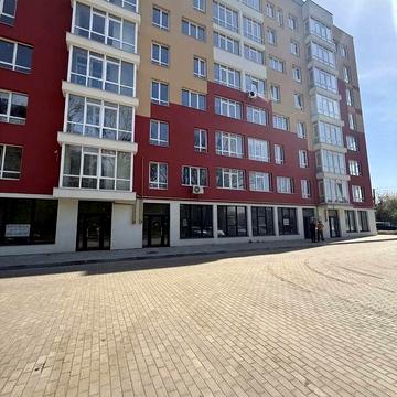 Продаж 2-кім кв в заданому будинку на першрму поверсі !