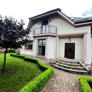 Продаж будинку в елітному районі