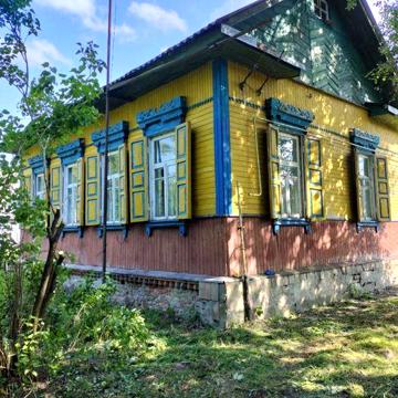 Будинок біля річки