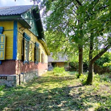 Будинок біля річки