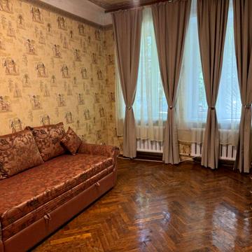 Печерський узвіз, 19