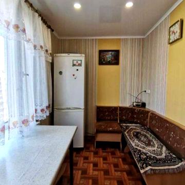 Сдам 3 к.кв. в районе кт. Космос       БЕЗ КОМИССИИ, ХОЗЯИН