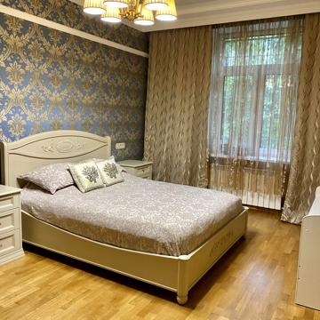 Академіка Шалімова вул. (Героїв Севастополя), 24/2