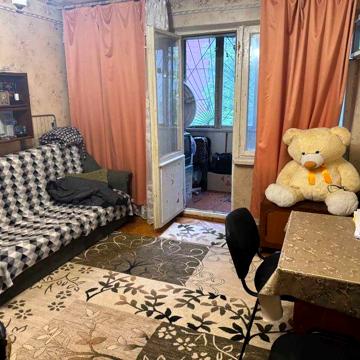 Продаж 1-кімнатної квартири біля метро та парку (пров. Коломийський)