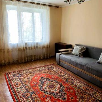 Однокімнатна від власника комарова , гузара дендропарк