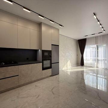 Таунхаус з новим ремонтом , 2 кімнати + кухня-студія