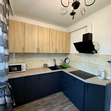 Срібнокільська вул., 8