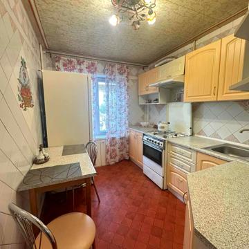 Космонавтів вул., 26