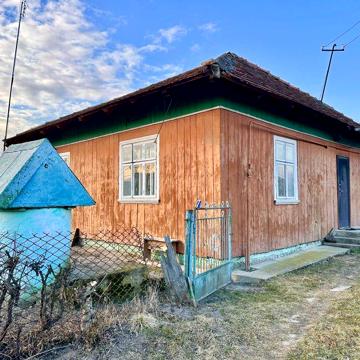 Продається житловий будинок у с.Грушів