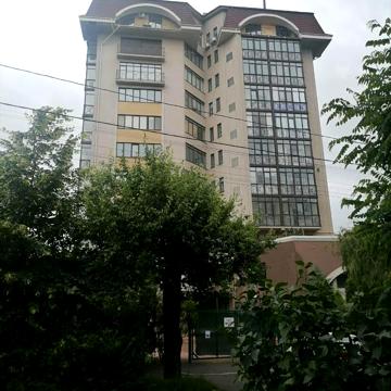 Нагірна вул., 15