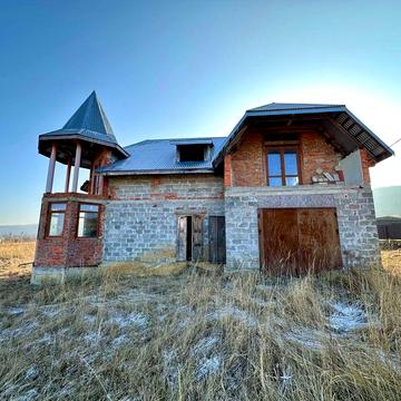 Продається будинок у с.Попелі біля м.Борислав