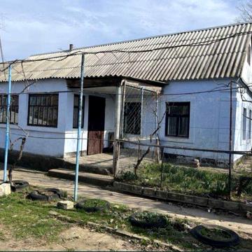 Продам охайний будинок у передмісті, с. Баловне