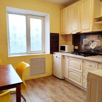Продаж 1-кімнатної квартири з ремонтом пр. Лушпи (р-н ТЦ Лавина)