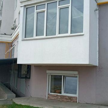 Продам гарну 2-о кім.кв-ру у новобудові на кругу біля митниці !