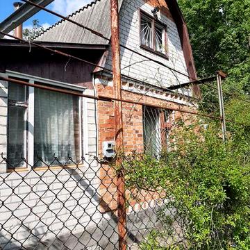 Продаж  дачі біля лісу.