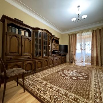 Арсенія Тарковського вул. (Володарського), 16