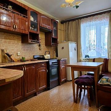 Продаж трикімнатної квартири на Корбутівці