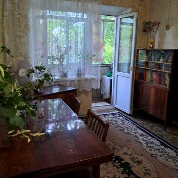 Сдам 3-х комн. квартиру. Центр. Можно военные до 4 человек.