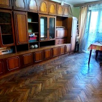 Продам 2-х кім. Голосіївський р-н  вул. Метрологічна 2-а