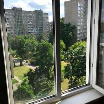 Продаж 2к Квартири  Романа Шухевича (Ватутіна) 22а. Під ремонт.