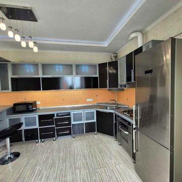 продаж дворівневої квартири біля парку "Софіївка" м. Умань