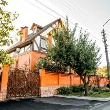 Патріотів вул., 25