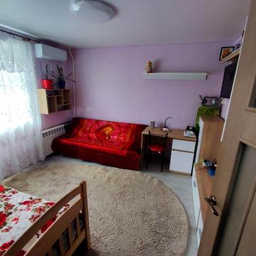 Продам квартиру .
