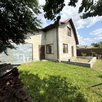 Продажа будинку з частковим ремонтом під чистову