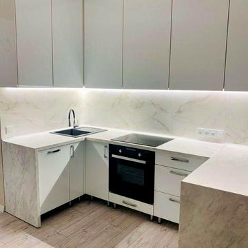 Продам квартиру на 44 квартале. Сталинка