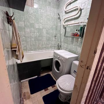 Анатолія Лупиноса вул., 37