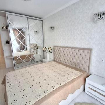 Західна вул., 12
