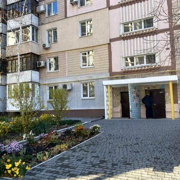 Продам трехкомнатную квартиру на Бородинском возле Сельпо ЖК Диамантовый