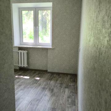 Продам 2 кім біля 4 школи