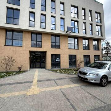 Квартира Новознесенська Львів 1 поверх фасадні вікна ЖК ріел