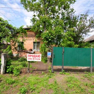 Будинок біля лісу в с. Сухоліси