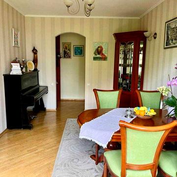 Продається 3-кімн.кв.,вул,Златоустівська,1(пр.Берестейський,2).