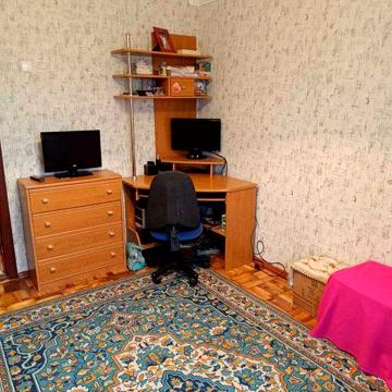 Продам  3-х комнатную квартиру по ул.Светлой